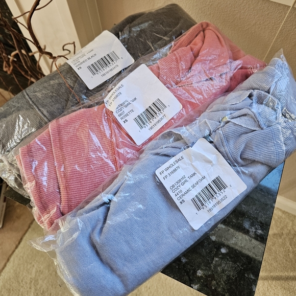 Free People Cozy Girl Tank Top Soft Oversized Deep V Neck Washed Black XS NWT - Picture 13 of 15